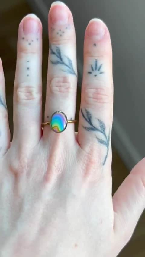 Bagues Bague ovale Arc-en-ciel - Vue 3 sur 3