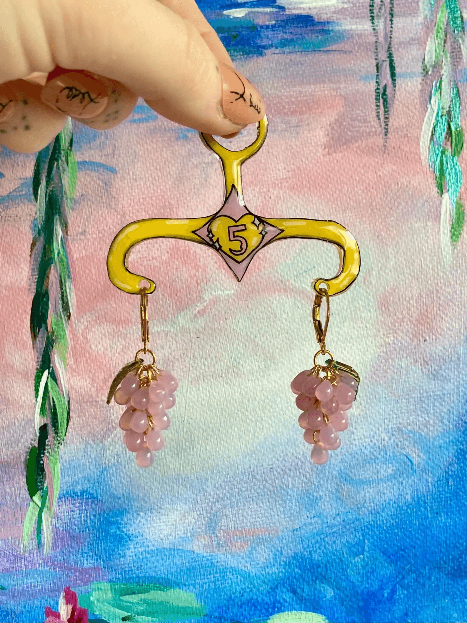 Boucles d'oreilles Boucles mini raisins rose pâle - Vue 3 sur 5