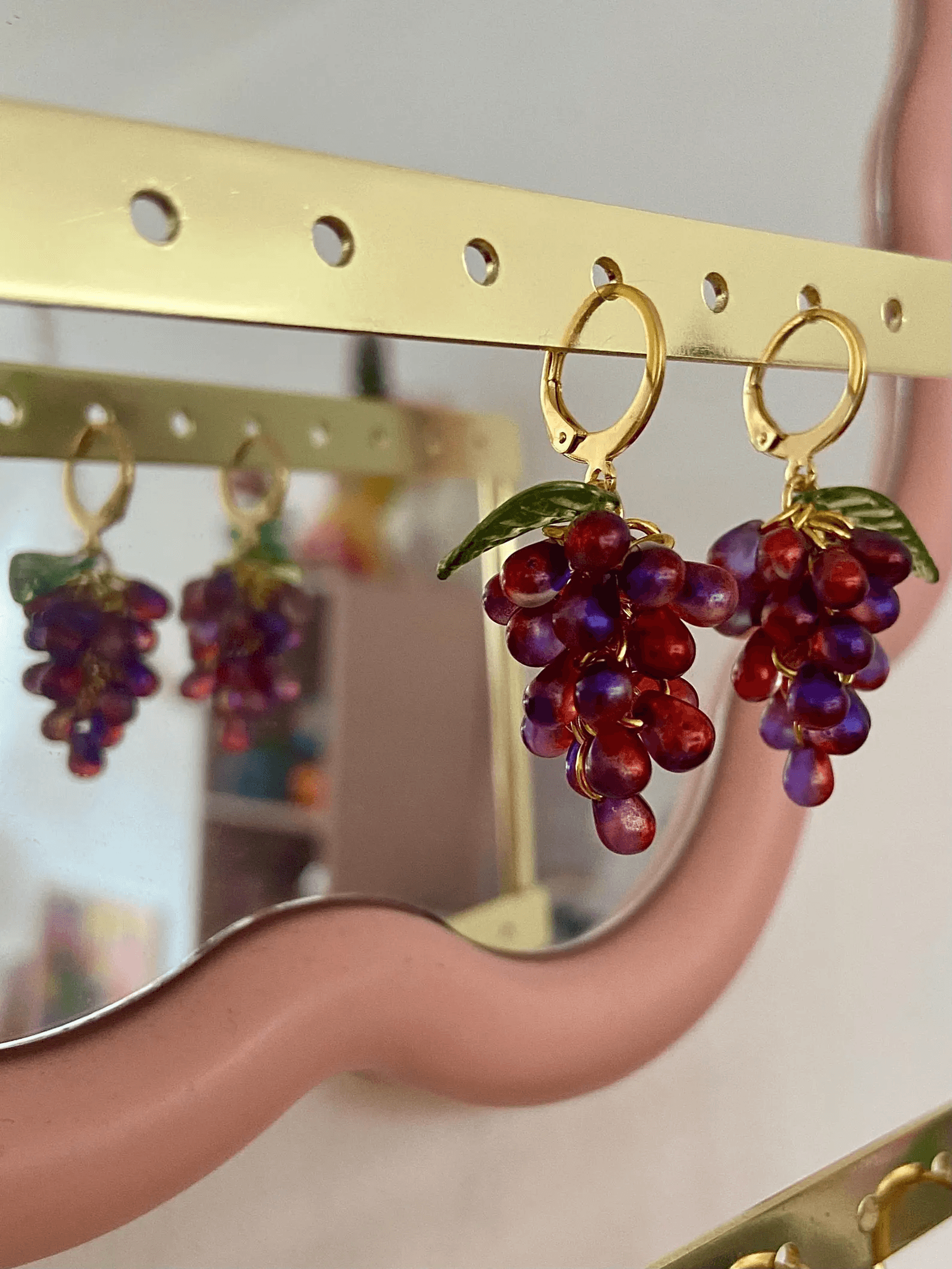 Boucles mini raisins rouge bleuté - Vue 2 sur 3