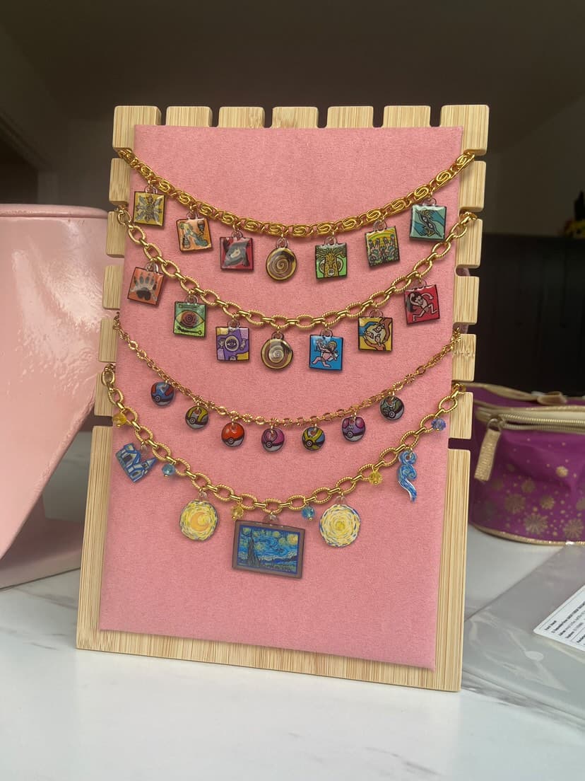 Atelier de création Synclune - Bijoux colorés faits main à Nantes